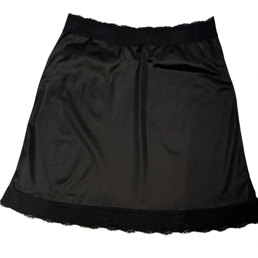 Black Lace Trim Slip‎